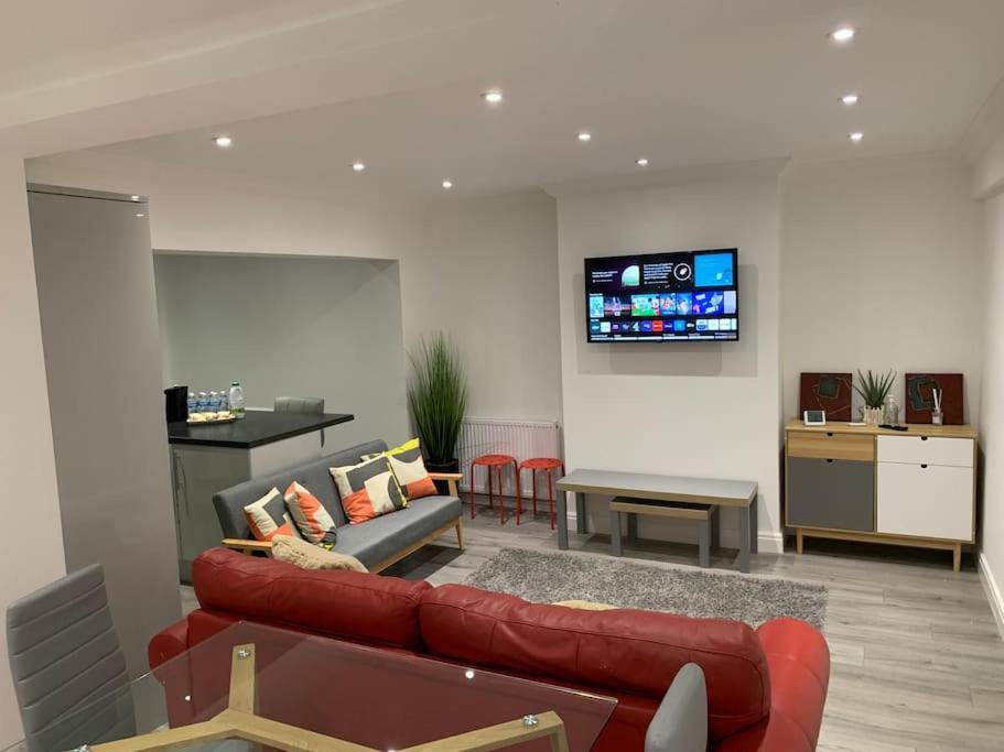 Beautiful 5Bedroom Hse-Contractor/Family/Corporate Dartford Exterior photo